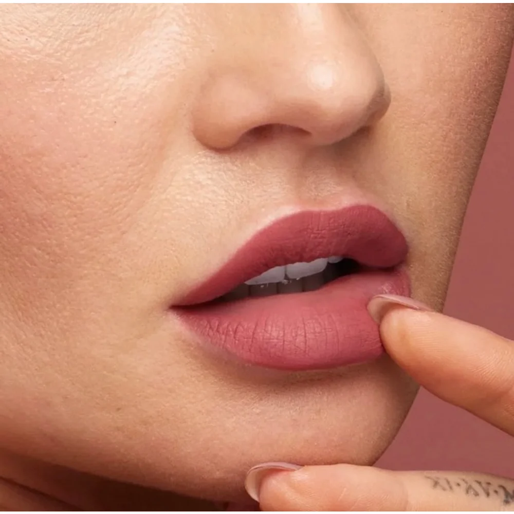 New Huda Beauty Liquid Matte Lipstick Pink Nude Bombshell